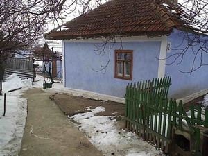 Родительский дом Владимира Воронина в селе Коржова. 2006-й год.