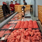 В Румынии продлевают ограничения торговой наценки на продукты 