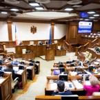 Парламент продлил режим ЧП еще на 30 дней