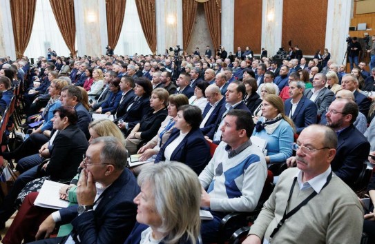 {Санду призвала правительство повысить зарплату примарам} Молдавские Ведомости