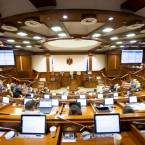 Парламент передал государству месторождения газа и нефти 