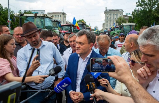 {Мораторий на прием на работу в бюджетную сферу продлится еще год} Молдавские Ведомости