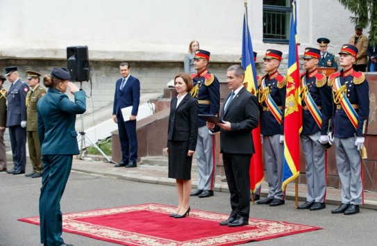 {Ростислав Ищенко: Молдавская армия – это не армия, она даже приднестровской уступает раза в три } Молдавские Ведомости