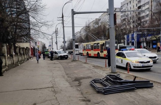 {На улице Богдан Воевод установят светофоры} Молдавские Ведомости