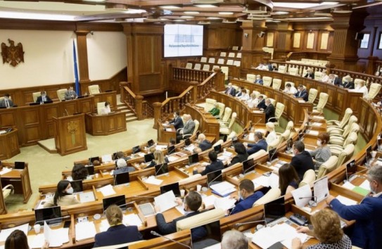 {Парламент назначил дату выборов и референдума } Молдавские Ведомости