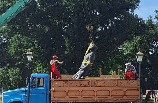 {В Измаиле снесли памятник его основателю генералу Тучкову} Молдавские Ведомости