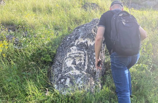 {Неандертальцы и бабуины в Старом Орхее} Молдавские Ведомости