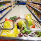 Магазинам предлагают жертвовать продукты