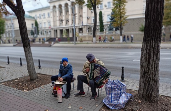 {Бузу обнаружил 68 тысяч обездоленных детей и удивился – где они были раньше? } Молдавские Ведомости