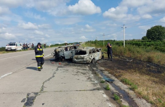 {Пятеро погибли в двух охваченных огнём автомобилях у села Кодрянка} Молдавские Ведомости