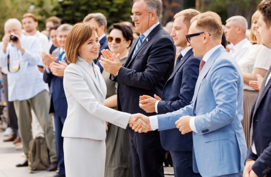 {PAS  создала инициативную группу в поддержку Майи Санду} Молдавские Ведомости