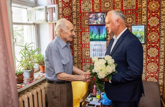 {Додон поздравил 99-летнего ветерана, который брал Берлин} Молдавские Ведомости