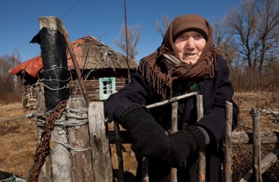 {Украинские пенсионеры едут в мертвую зону, чтобы выжить } Молдавские Ведомости