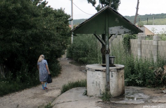 {В трех из четырех колодцев вода грязная} Молдавские Ведомости