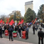 Правящий альянс и коммунисты объединились…  в своих сомнениях