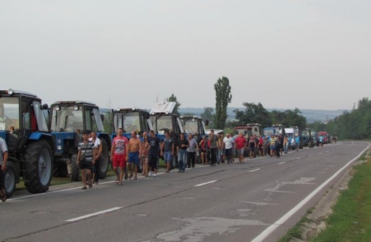 {Совершена диверсия против фермеров, идущих колонной на столицу} Молдавские Ведомости