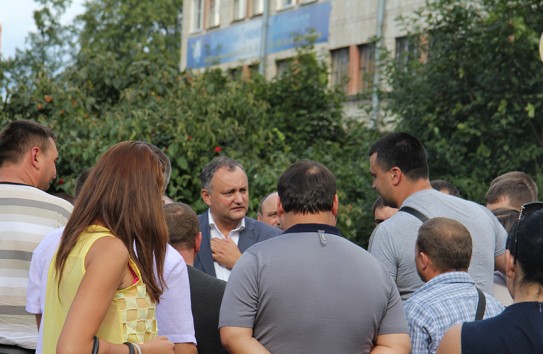 {Молдавская диаспора в Санкт-Петербурге на встрече с Додоном} Молдавские Ведомости