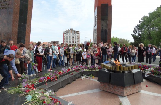 {В Кишиневе провели акцию «Бессмертный полк»} Молдавские Ведомости