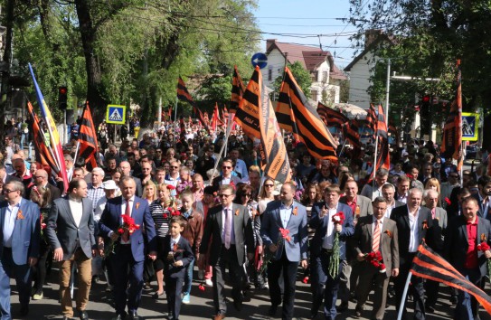 {Общественные и политические силы Молдовы объединились в День Победы} Молдавские Ведомости