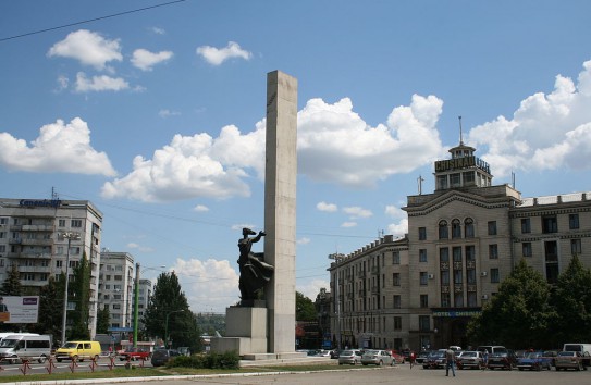 {Дорожное движение по бульвару Негруцци перекроют на два месяца} Молдавские Ведомости