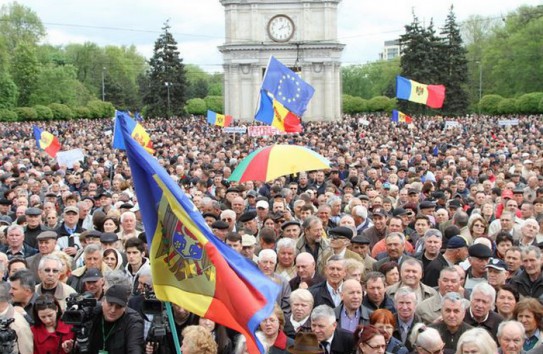 {Нэстасе и Долганюк говорят о поддержке трех дипломатических миссий } Молдавские Ведомости