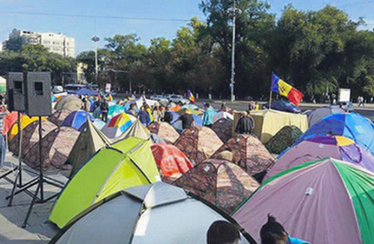 {Константинов: поддерживаем требования протестующих, но против унионизма} Молдавские Ведомости