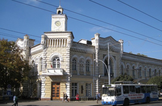 {Киртоакэ вошел в историю как первый мэр, незаконно руководивший городом с двумя заместителями} Молдавские Ведомости