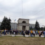 Протестующие требуют приступить к формированию альтернативной партии и правительства народного доверия 