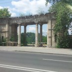 Бегом вокруг стадиона - в знак протеста