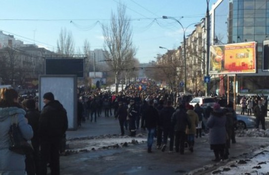 {Лупу не верит, что людям платили за участие в митинге Демпартии} Молдавские Ведомости