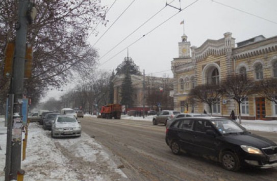 {Мэрия и правительство распиливают Кишинев под АЗС} Молдавские Ведомости