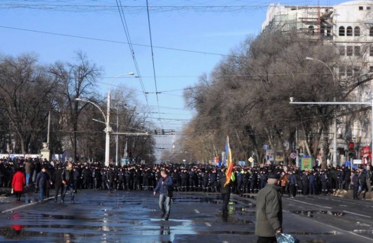 {Плахотнюк торопится утвердить кабинет Филипа, так как боится протестов} Молдавские Ведомости