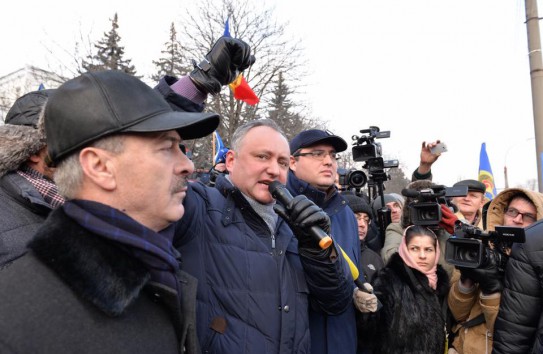 {Депутаты Европарламента встретились с организаторами протеста } Молдавские Ведомости