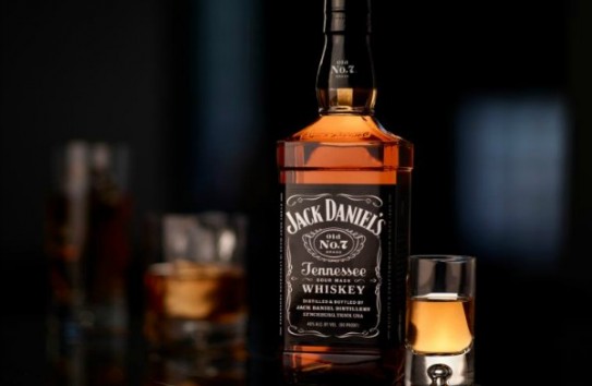 {В кишиневских подвалах разливают фальшивое виски Jack Daniels и водку Finlandia} Молдавские Ведомости