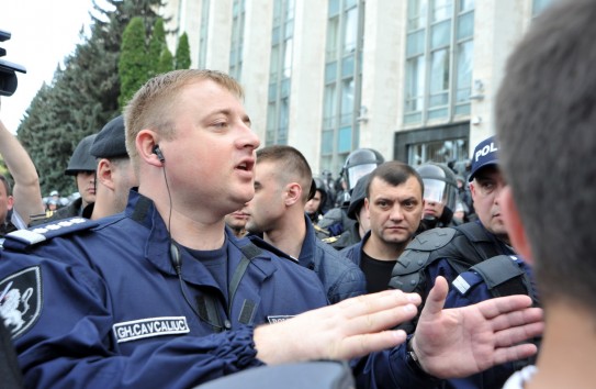 {Полиция будет привлекать волонтеров} Молдавские Ведомости