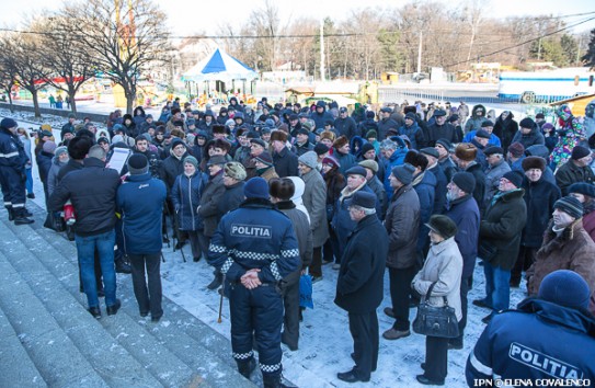 {Пенсионеры организовали протест против пенсионной реформы } Молдавские Ведомости