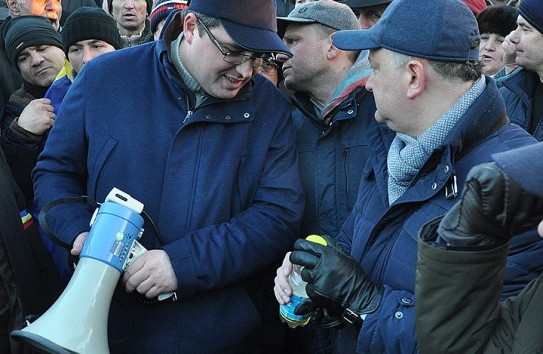 {Усатый согласен поработать в команде Додона хирургом} Молдавские Ведомости