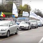 Сотни автолюбителей участвовали в автопробеге против грабительских штрафов и тарифов