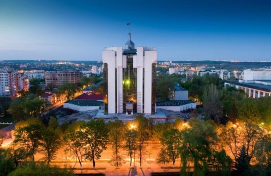 {Главе государства вернули здание президентуры } Молдавские Ведомости