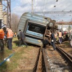 В Каушанах съехал с рельсов товарный поезд