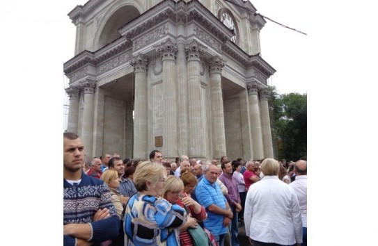 {Политический арифмометр правящей партии показывает: жить стало лучше, жить стало веселее  } Молдавские Ведомости