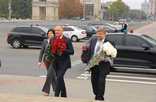 {Парламент, правительство и минкульт проигнорировали фестиваль этнических меньшинств} Молдавские Ведомости