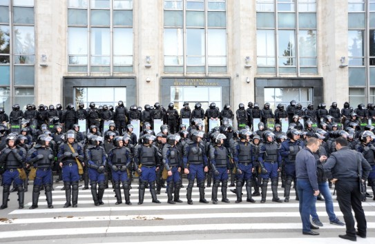 {Додон категорически против двойного гражданства для силовиков } Молдавские Ведомости