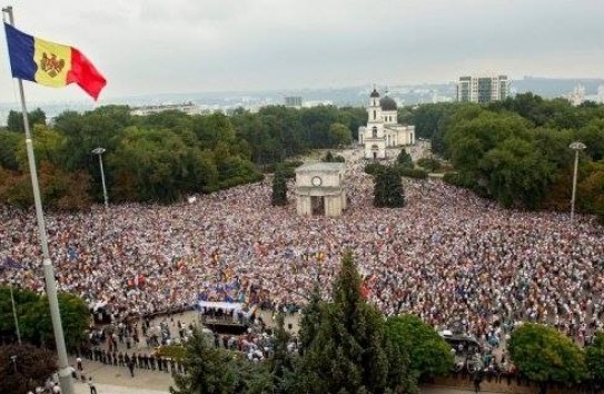 {По ком звонит колокол? Он звонит по Плахотнюку} Молдавские Ведомости