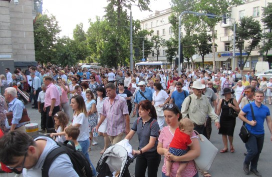 {Майя Санду: После акции протеста многие участники нашли в своих сумках ножи} Молдавские Ведомости