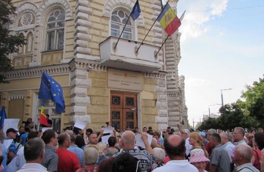 {Ченуша: Власти намеренно противопоставляют реформы, которых требует МВФ, реформам, приписываемым Евросоюзу} Молдавские Ведомости