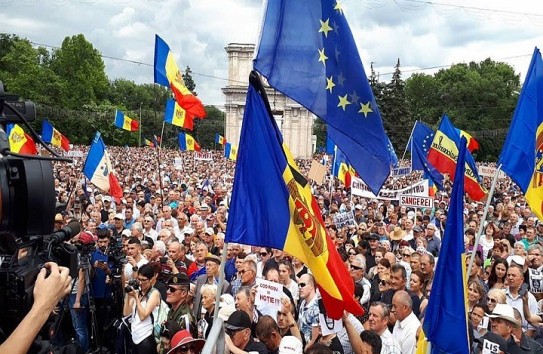 {Зеленые Молдовы призывают к протестам без насилия } Молдавские Ведомости