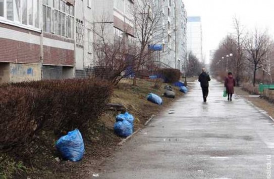 {Власти призвали сообщать о тех, кто выбрасывает мусор в окно} Молдавские Ведомости