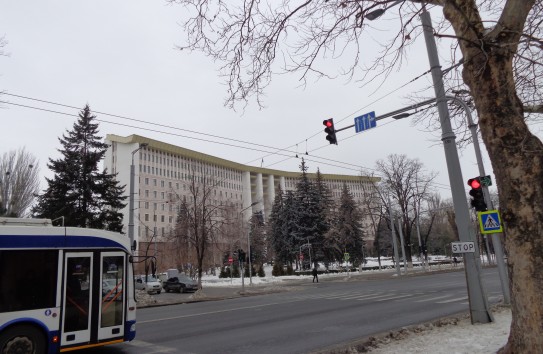 {Опрос: В парламент могли бы пройти пять партий } Молдавские Ведомости