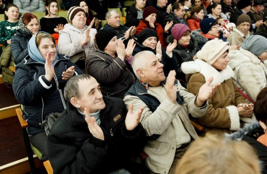 {В парламент стремятся нищие бизнесмены и богатые педагоги } Молдавские Ведомости